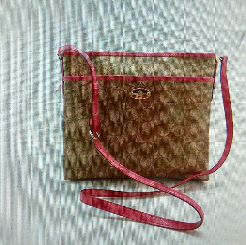 Coach FILE bag. Nwt